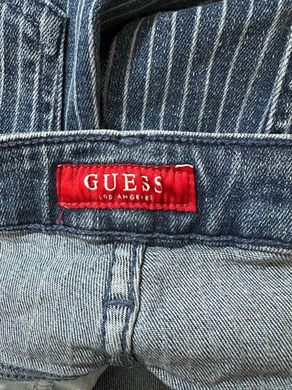 NWT GUESS Lena High-Rise Mom Jeans Blue Pinstripe - Super Stretchy! Size 28